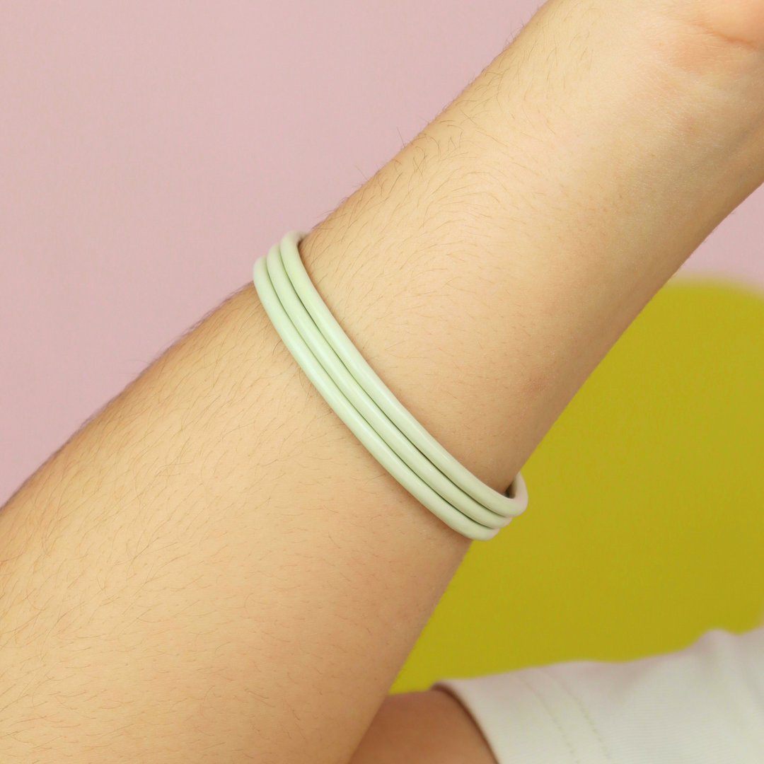 Bangles Iza Línea Exclusiva de Y - esmaltado - diferentes tamaños - beige o azul - 3pcs