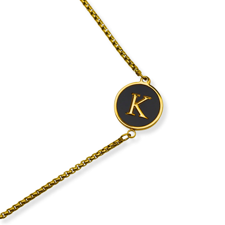 Pulsera con inicial - oro y negro - letras A a Z - ajustable