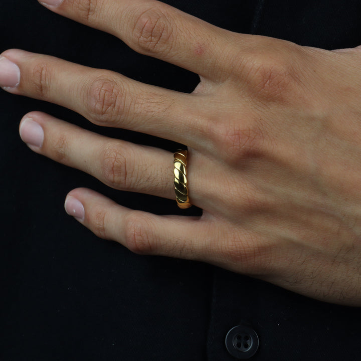 Sortija torcida - oro o plata - hombre - size 8 a 12