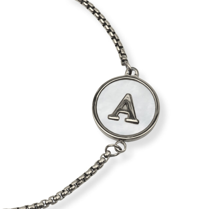 Pulsera con inicial - PLATA y blanco - letras A a Z - ajustable