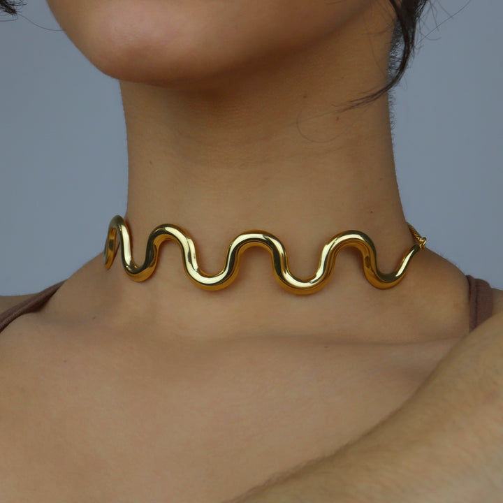 Choker Angelis - curvas - ajustable - oro