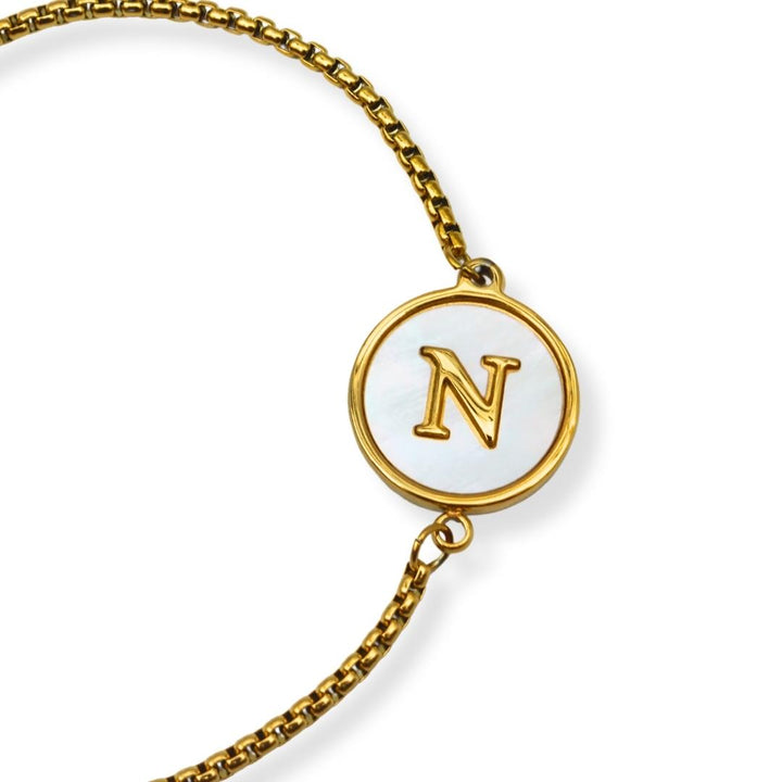 Pulsera con inicial - oro y blanco - letras A a Z - ajustable